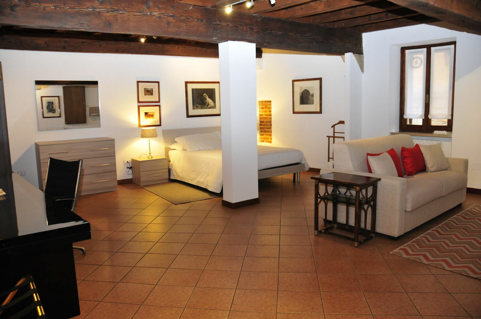 Bed and Breakfast Diaz 18 Верона Экстерьер фото